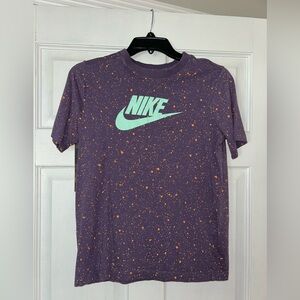 Women’s Nike Tshirt